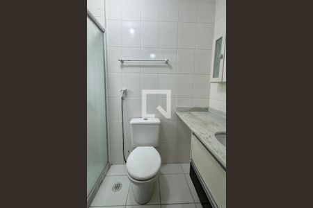 Banheiro da Suíte 1 de apartamento para alugar com 2 quartos, 61m² em Jardim Tupanci, Barueri