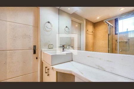 Apartamento à venda com 130m², 3 quartos e 2 vagasBanheiro da Suíte 2