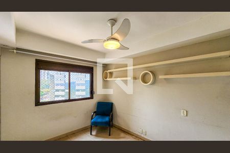 Apartamento à venda com 130m², 3 quartos e 2 vagasSuíte 2