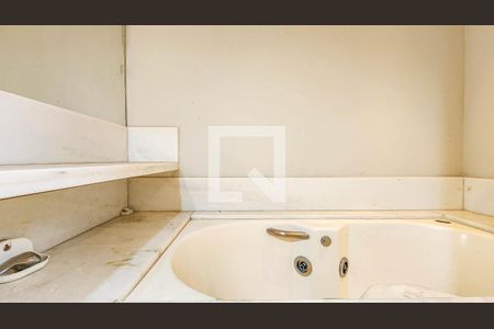 Apartamento à venda com 130m², 3 quartos e 2 vagasBanheiro da Suíte 2