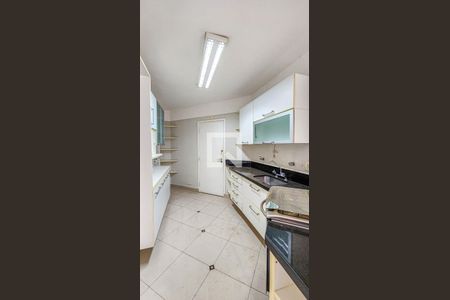 Apartamento à venda com 130m², 3 quartos e 2 vagasCozinha