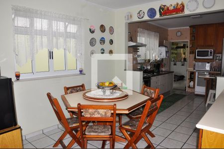 Casa à venda com 180m², 4 quartos e 3 vagasCozinha