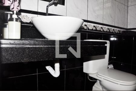 Casa à venda com 180m², 4 quartos e 3 vagasBanheiro