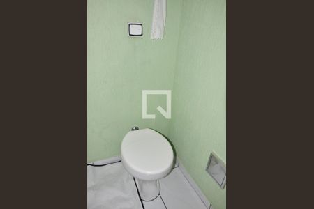 Casa à venda com 180m², 4 quartos e 3 vagasBanheiro da área de serviço