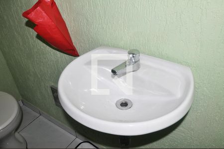 Casa à venda com 180m², 4 quartos e 3 vagasBanheiro da área de serviço