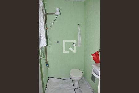 Casa à venda com 180m², 4 quartos e 3 vagasBanheiro da área de serviço