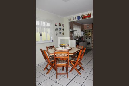 Casa à venda com 180m², 4 quartos e 3 vagasCozinha