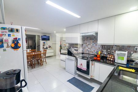 Casa à venda com 208m², 3 quartos e 2 vagas Casa à venda com 208m², 3 quartos e 2 vagasCozinha