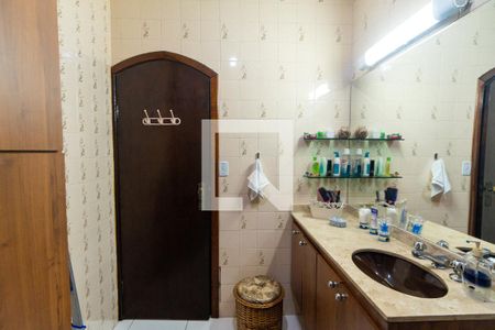 Casa à venda com 208m², 3 quartos e 2 vagas Casa à venda com 208m², 3 quartos e 2 vagasBanheiro Social