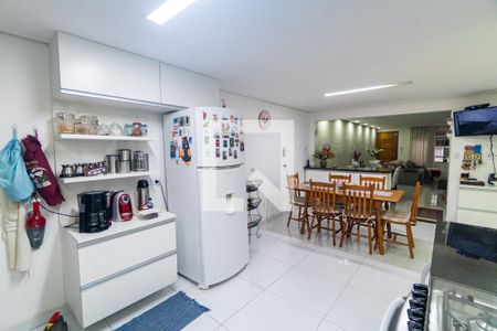 Casa à venda com 208m², 3 quartos e 2 vagas Casa à venda com 208m², 3 quartos e 2 vagasCozinha