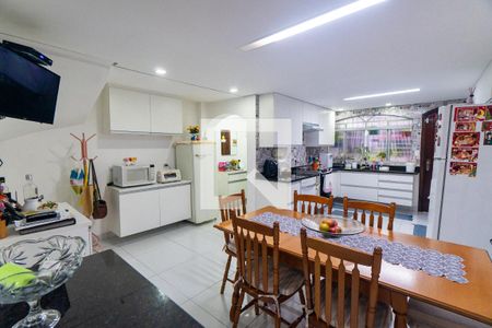 Casa à venda com 208m², 3 quartos e 2 vagas Casa à venda com 208m², 3 quartos e 2 vagasCozinha