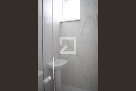 Banheiro de casa de condomínio para alugar com 1 quarto, 51m² em Campo Comprido, Curitiba