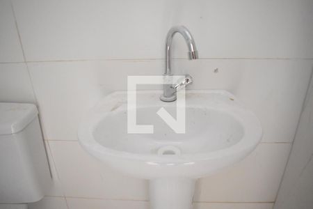 Banheiro de casa de condomínio para alugar com 1 quarto, 51m² em Campo Comprido, Curitiba