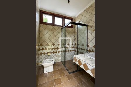 Casa de condomínio para alugar com 720m², 3 quartos e 6 vagasBanheiro - Piscina