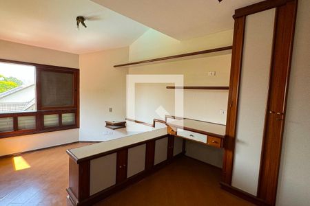 Casa de condomínio para alugar com 720m², 3 quartos e 6 vagasSuíte 2