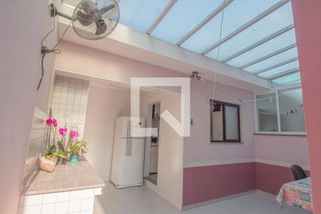 Casa à venda com 200m², 2 quartos e 2 vagas Casa à venda com 200m², 2 quartos e 2 vagasÁrea Externa