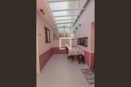 Casa à venda com 200m², 2 quartos e 2 vagas Casa à venda com 200m², 2 quartos e 2 vagasÁrea Externa