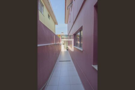 Casa à venda com 200m², 2 quartos e 2 vagas Casa à venda com 200m², 2 quartos e 2 vagasCorredor quintal