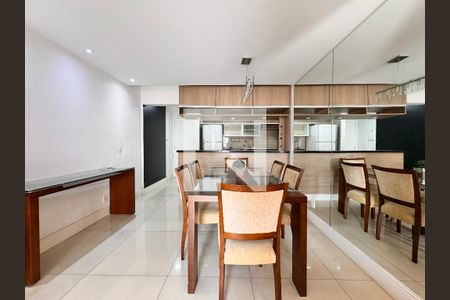 Apartamento à venda com 70m², 2 quartos e 1 vaga Apartamento à venda com 70m², 2 quartos e 1 vagaSala