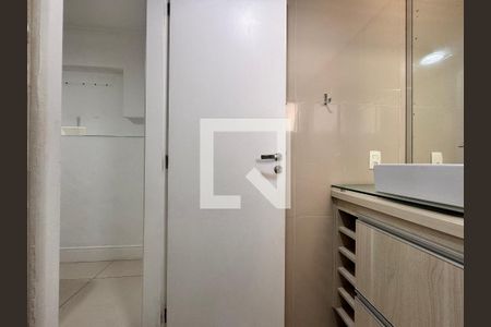 Apartamento à venda com 70m², 2 quartos e 1 vaga Apartamento à venda com 70m², 2 quartos e 1 vagaBanheiro da Suíte