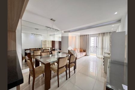 Apartamento à venda com 70m², 2 quartos e 1 vaga Apartamento à venda com 70m², 2 quartos e 1 vagaSala