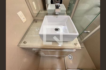 Apartamento à venda com 70m², 2 quartos e 1 vaga Apartamento à venda com 70m², 2 quartos e 1 vagaBanheiro da Suíte