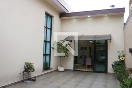 Casa à venda com 185m², 3 quartos e 5 vagasQuintal