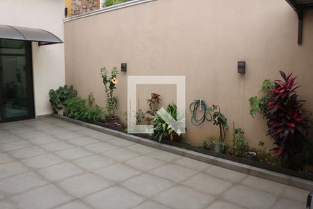 Casa à venda com 185m², 3 quartos e 5 vagasQuintal