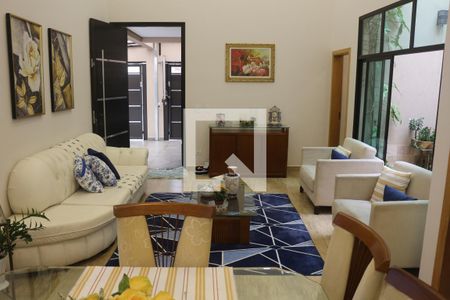 Casa à venda com 185m², 3 quartos e 5 vagasSala de Jantar