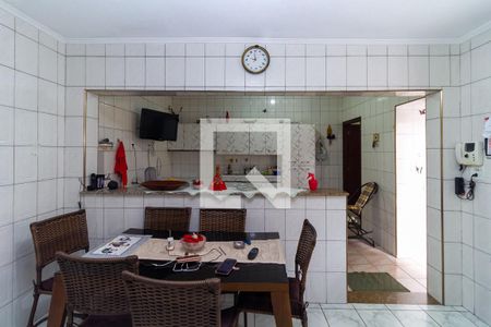 Casa à venda com 144m², 2 quartos e 3 vagas Casa à venda com 144m², 2 quartos e 3 vagasCozinha