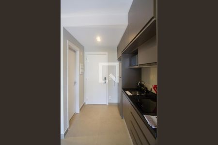 Cozinha de kitnet/studio para alugar com 1 quarto, 27m² em Jardim das Acacias, São Paulo