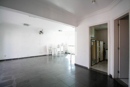 Apartamento à venda com 32m², 1 quarto e 1 vaga Apartamento à venda com 32m², 1 quarto e 1 vagaÁrea Comum - Salão de Festas