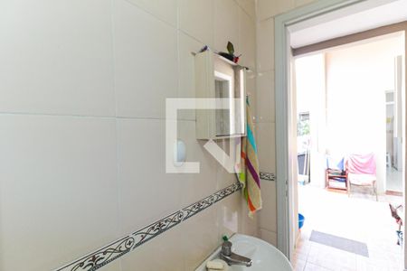 Casa à venda com 150m², 4 quartos e 2 vagasBanheiro Serviço