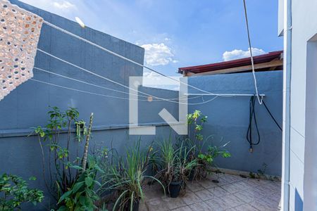 Vista da Sala de casa à venda com 3 quartos, 50m² em Jardim Monjolo, São Paulo