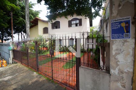 Casa à venda com 132m², 3 quartos e 3 vagasFachada