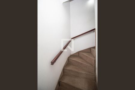 Casa à venda com 132m², 3 quartos e 3 vagasEscada