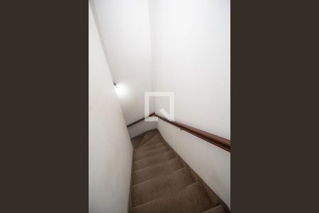 Casa à venda com 132m², 3 quartos e 3 vagasEscada