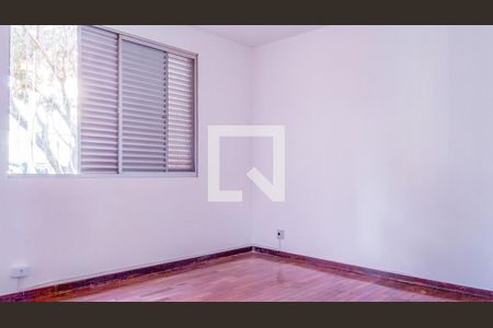 Apartamento à venda com 213m², 4 quartos e 4 vagas Apartamento à venda com 213m², 4 quartos e 4 vagasQuarto 1