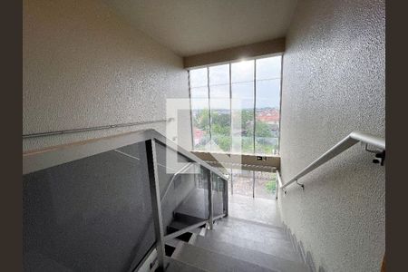 Apartamento para alugar com 200m², 3 quartos e 1 vaga Apartamento para alugar com 200m², 3 quartos e 1 vagaEscada