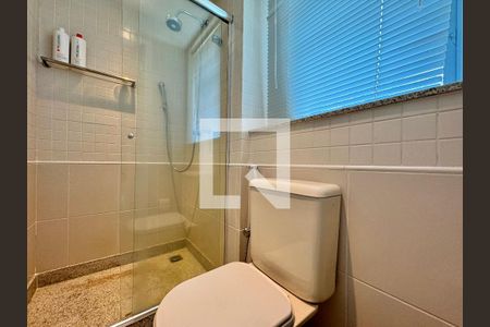 Apartamento à venda com 220m², 4 quartos e 3 vagasBanheiro da Suíte 2