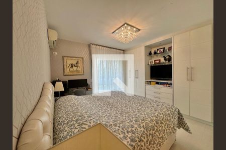 Apartamento à venda com 220m², 4 quartos e 3 vagasSuíte 1