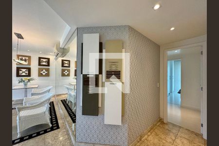 Apartamento à venda com 220m², 4 quartos e 3 vagasCorredor 2