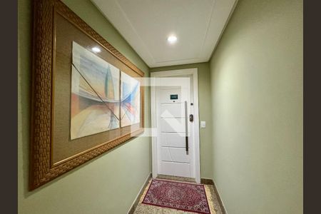 Apartamento à venda com 220m², 4 quartos e 3 vagasPorta de entrada