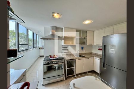 Apartamento à venda com 220m², 4 quartos e 3 vagasCozinha