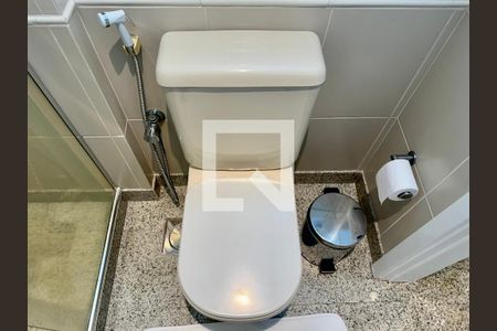 Apartamento à venda com 220m², 4 quartos e 3 vagasBanheiro da Suíte 2