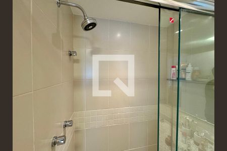 Apartamento à venda com 220m², 4 quartos e 3 vagasBanheiro da Suíte 1