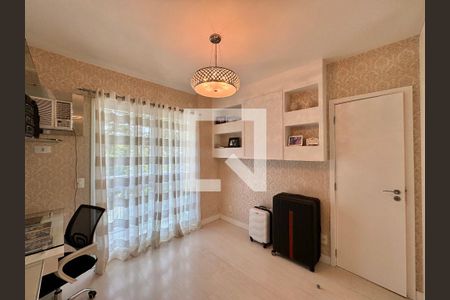 Apartamento à venda com 220m², 4 quartos e 3 vagasQuarto