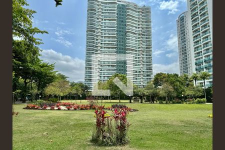 Apartamento à venda com 220m², 4 quartos e 3 vagasFachada