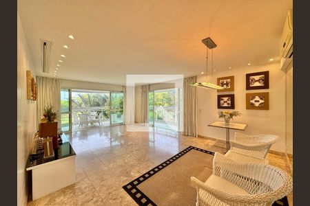 Apartamento à venda com 220m², 4 quartos e 3 vagasSala