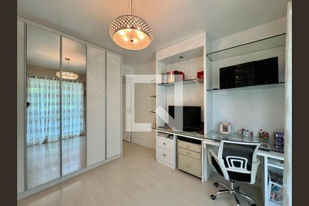 Apartamento à venda com 220m², 4 quartos e 3 vagasQuarto